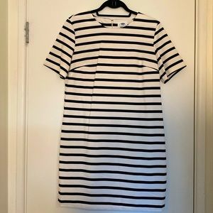 NWT Old Navy striped shift dress. Size: M.